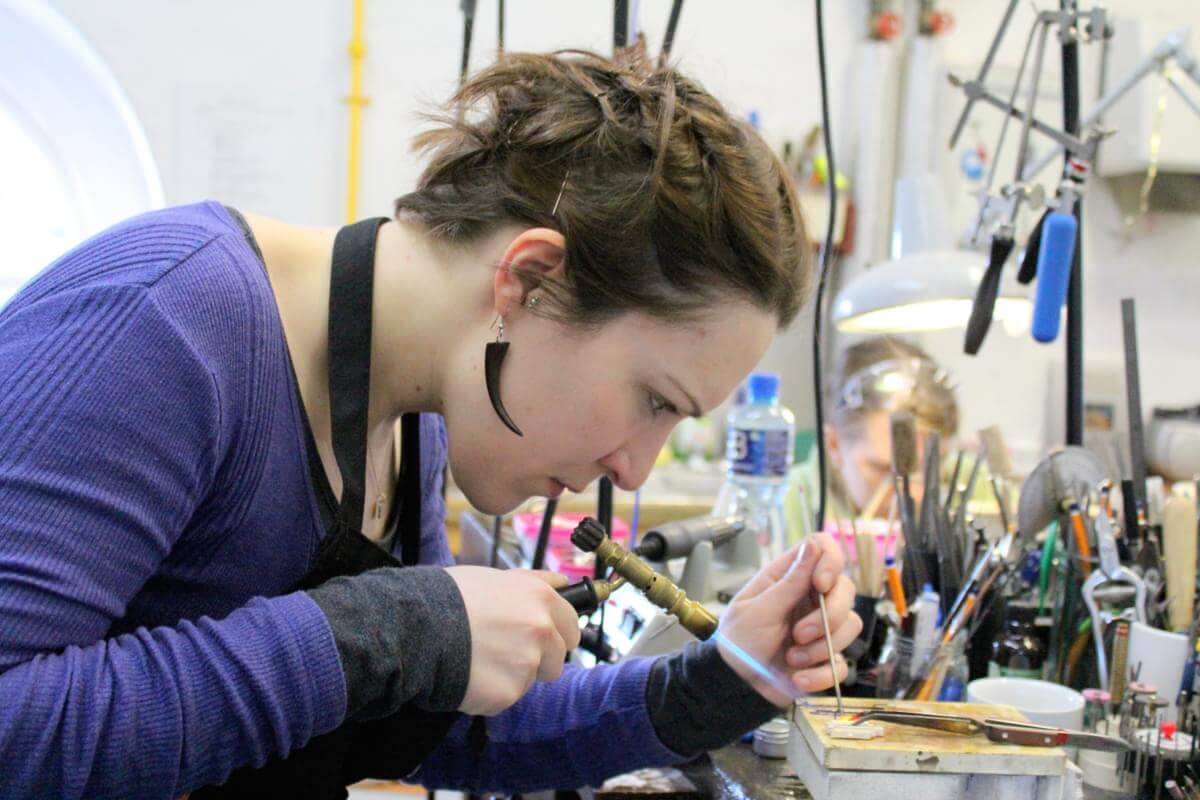 Jewellery and Goldsmithing Diploma