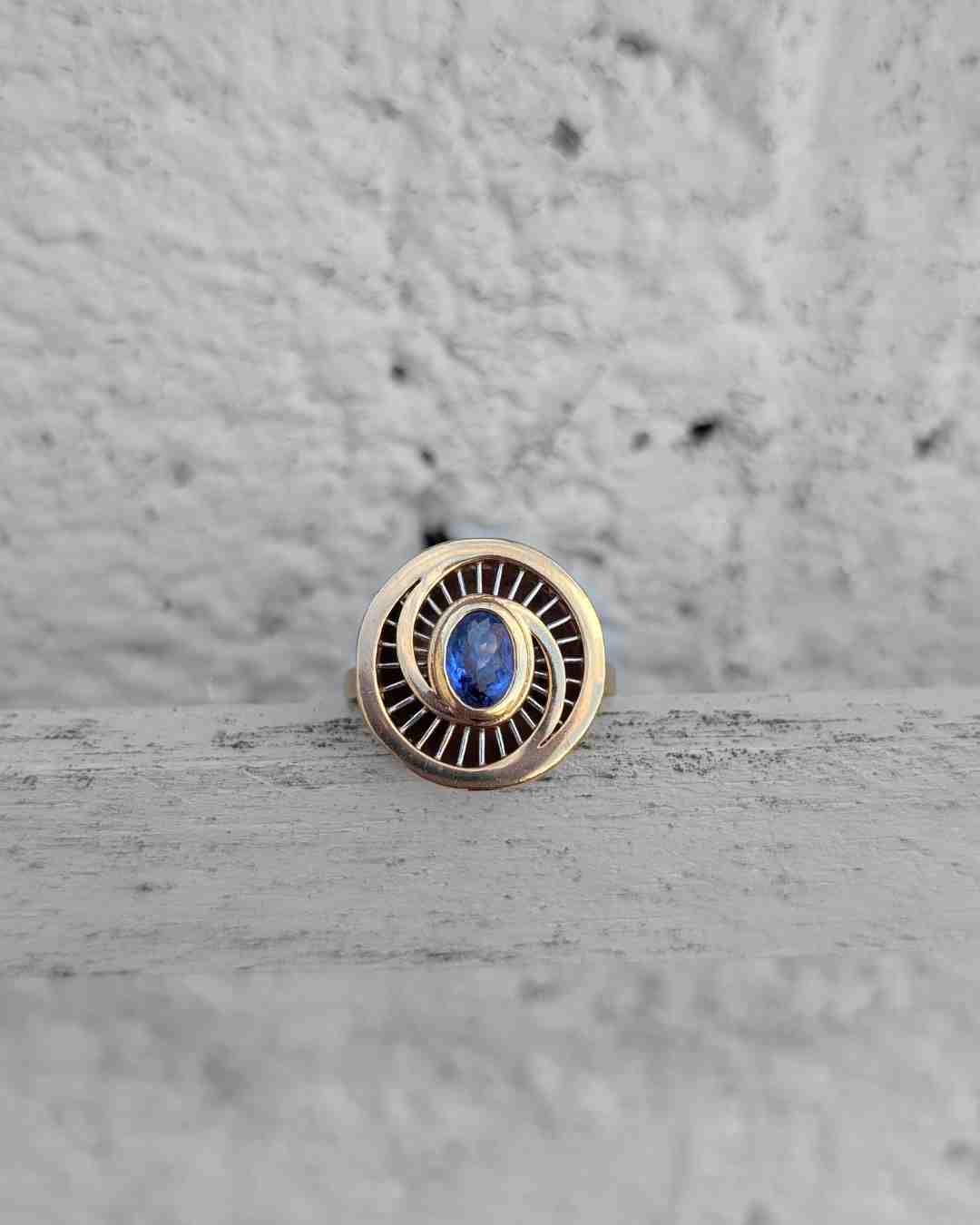 Deirdre Murphy - Jewellery making