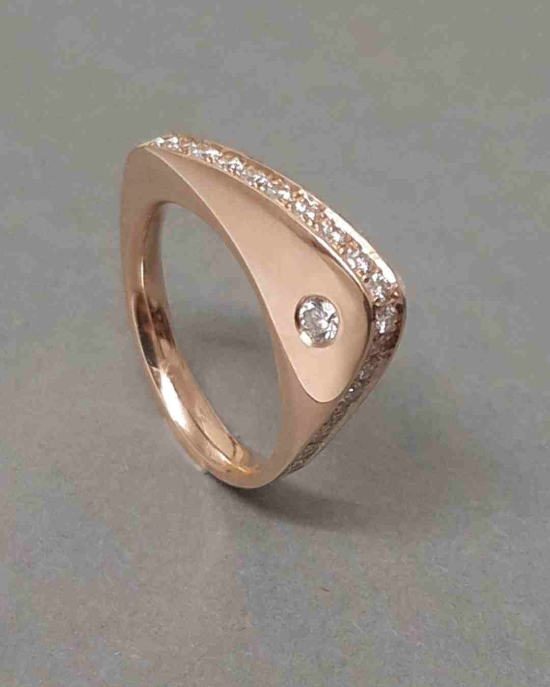 Eve Doyle - Jewellery making