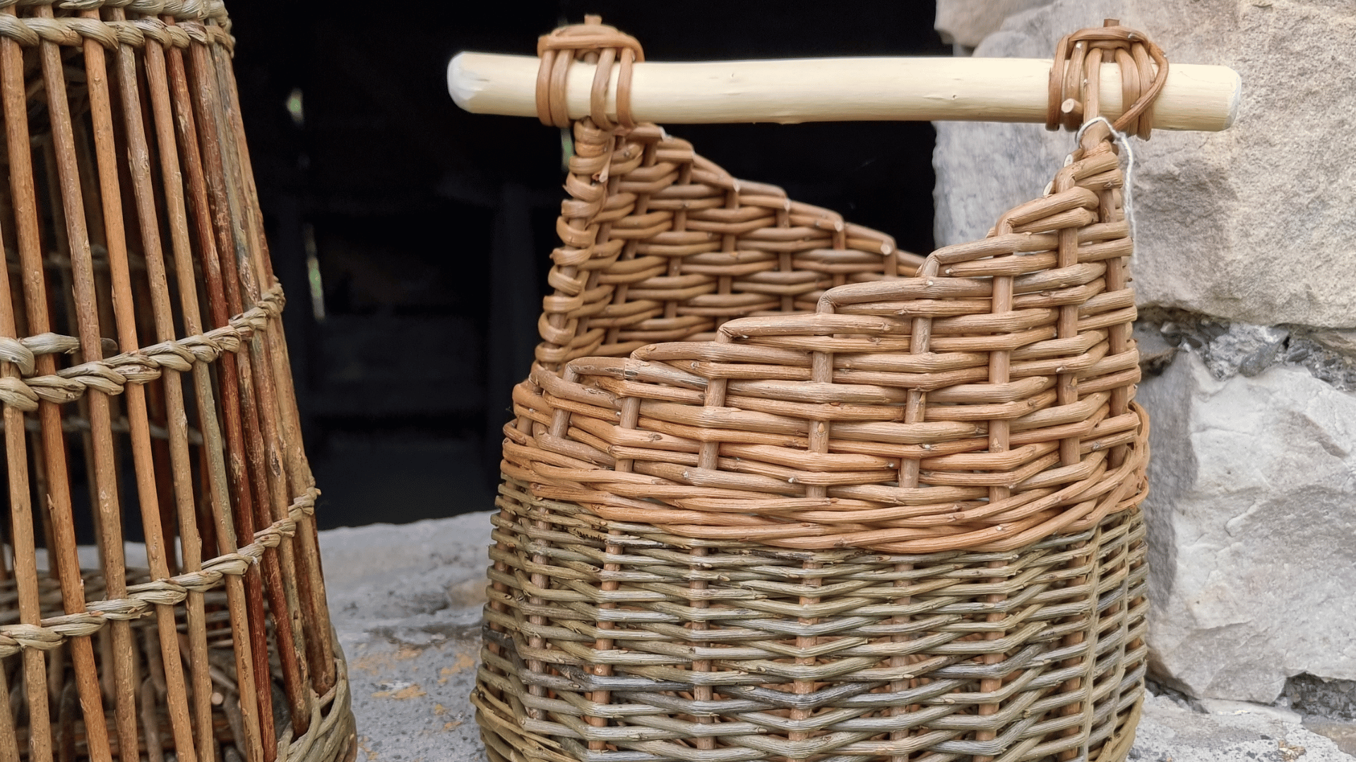 Learn to create your own asymmetric basket using sustainable, home-grown willow and a unique foraged stick handle in this hands-on basketry workshop.